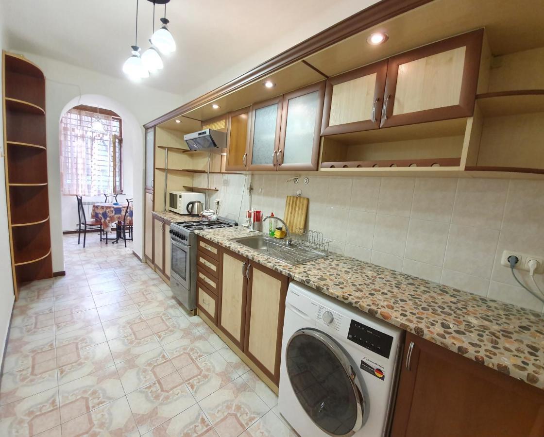 Cozy Apartment Near Opera House 예레반 외부 사진