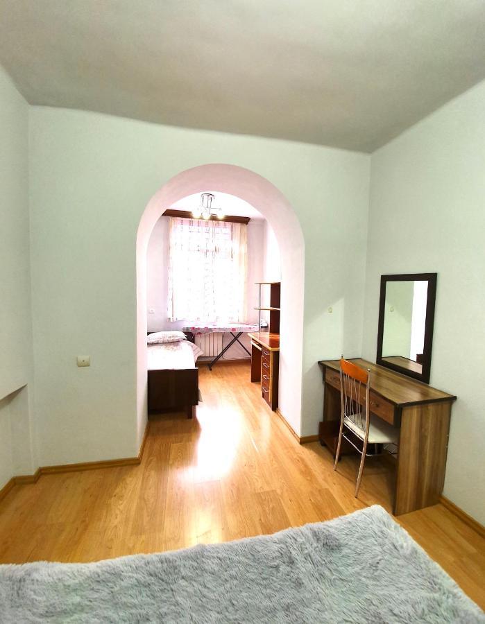 Cozy Apartment Near Opera House 예레반 외부 사진